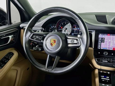 Certified 2023 Porsche Macan AWD/4WD image 12