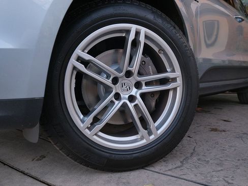 Used 2021 Porsche Macan image 51