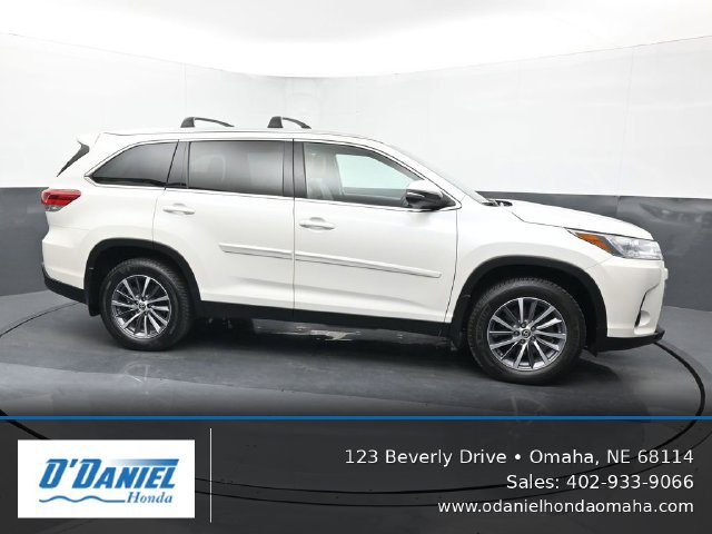 Used 2019 Toyota Highlander XLE w/ Protection Package #3 AWD/4WD image 7
