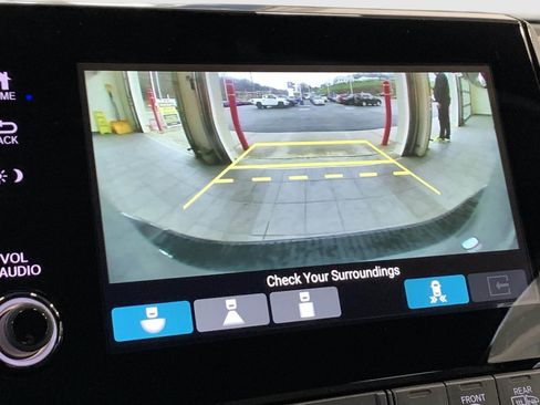 Used 2023 Honda Odyssey Touring image 25