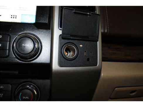 Used 2018 Ford F150 Lariat image 35