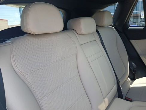 Used 2024 Mercedes-Benz GLC 300 4MATIC image 19