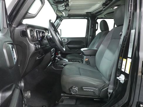 Used 2018 Jeep Wrangler Unlimited Sport image 8