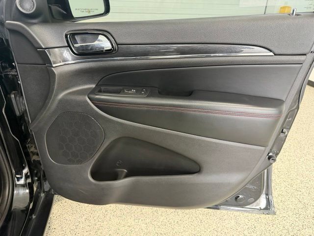 Used 2019 Jeep Grand Cherokee Trailhawk w/ Trailhawk Luxury Group AWD/4WD image 21