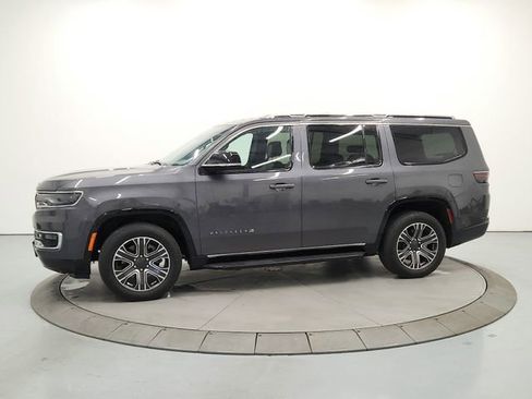 Used 2024 Jeep Wagoneer Series II image 4
