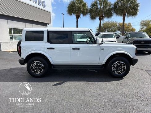 New 2026 Ford Bronco Outer Banks image 8