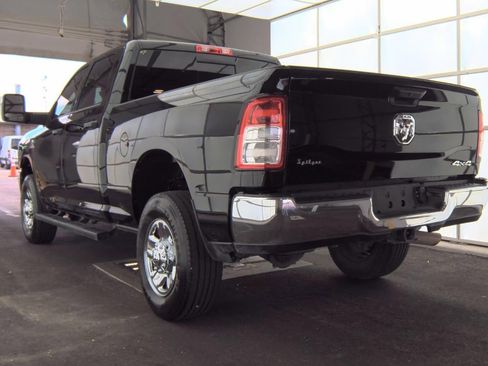 Used 2024 RAM 2500 Tradesman w/ Chrome Appearance Group AWD/4WD image 5