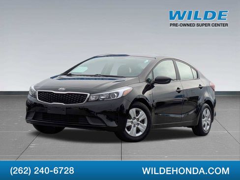 Used 2017 Kia Forte LX image 1