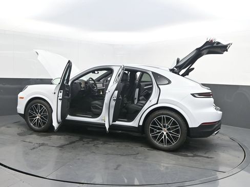 New 2026 Porsche Cayenne Coupe AWD/4WD image 39