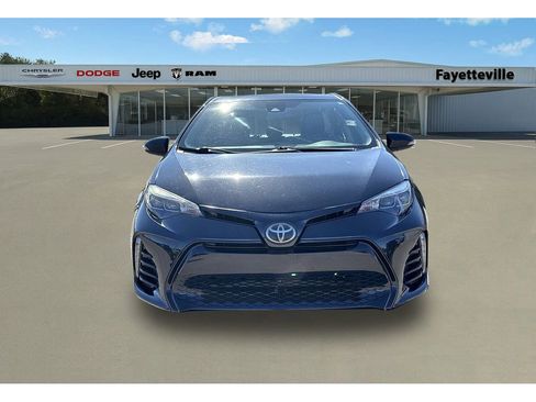Used 2018 Toyota Corolla XSE image 8