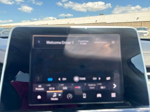 Used 2022 Jeep Compass Latitude w/ Sun and Sound Group FWD image 42
