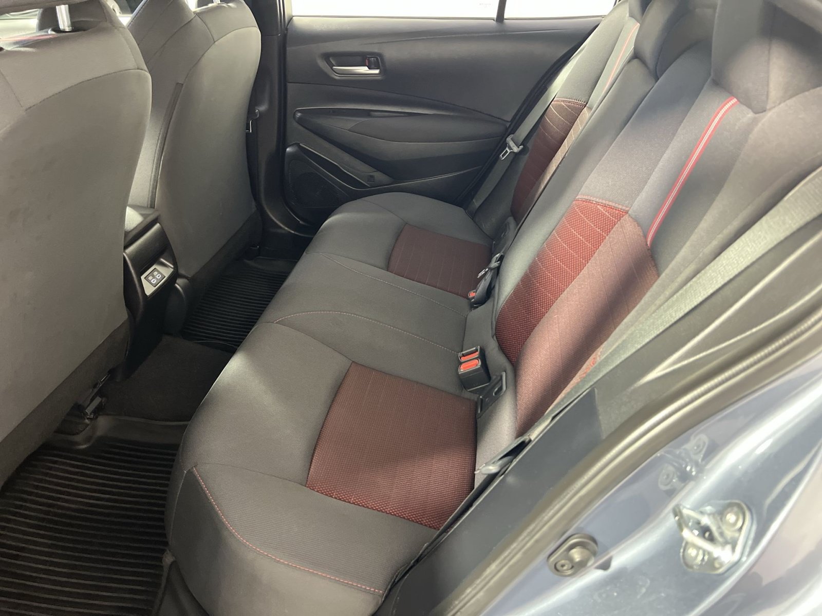 Used 2026 Toyota Corolla SE w/ SE Package FWD image 24