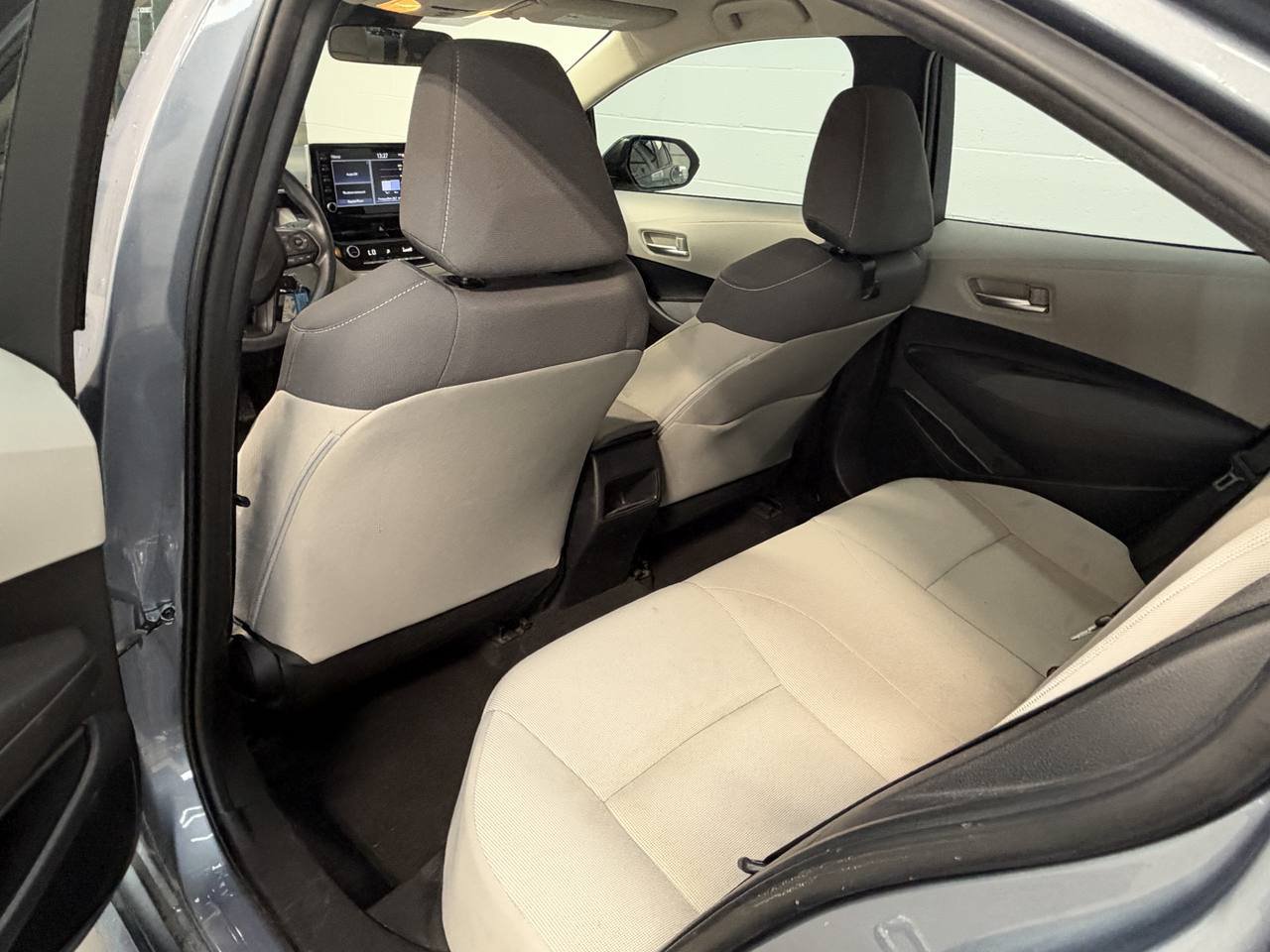 Used 2021 Toyota Corolla LE FWD image 21