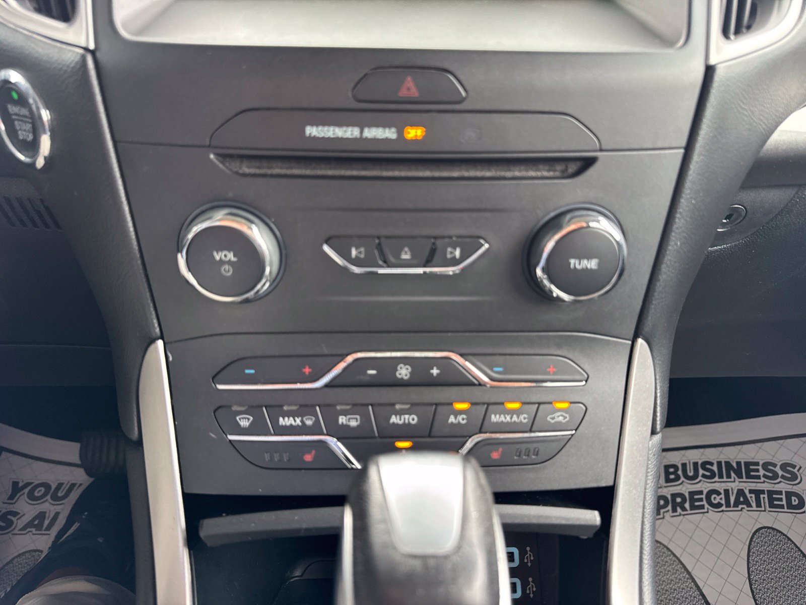 Used 2018 Ford Edge SEL w/ Equipment Group 201A AWD/4WD image 29