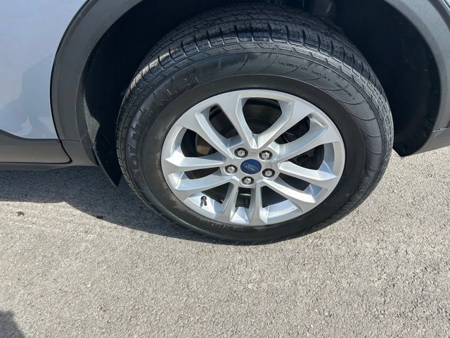 Used 2022 Ford Escape SE w/ Cold Weather Package AWD/4WD image 8