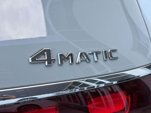New 2026 Mercedes-Benz GLS 580 4MATIC image 34