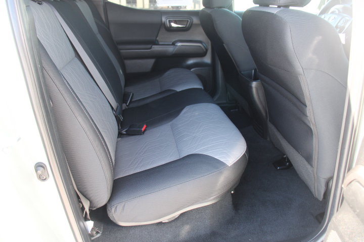 Used 2022 Toyota Tacoma TRD Off-Road AWD/4WD image 19