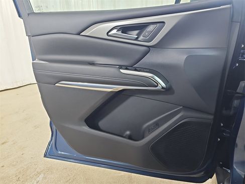 Certified 2024 Chevrolet Traverse LT image 33