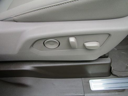 New 2026 GMC Sierra 1500 SLT w/ SLT Premium Plus Package image 28