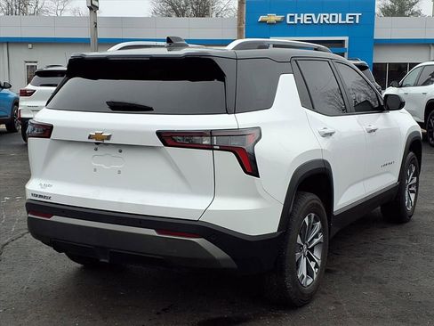 Used 2025 Chevrolet Equinox LT w/ Convenience Package II image 4