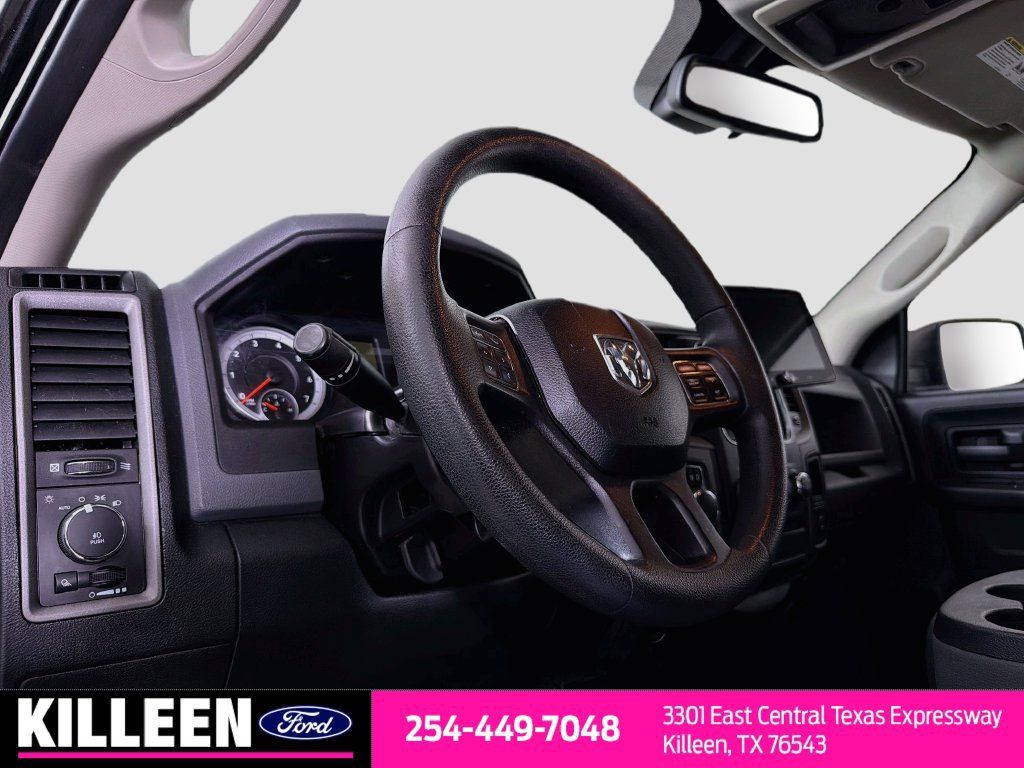 Used 2015 RAM 1500 Express w/ Black Ram 1500 Express Group AWD/4WD image 4