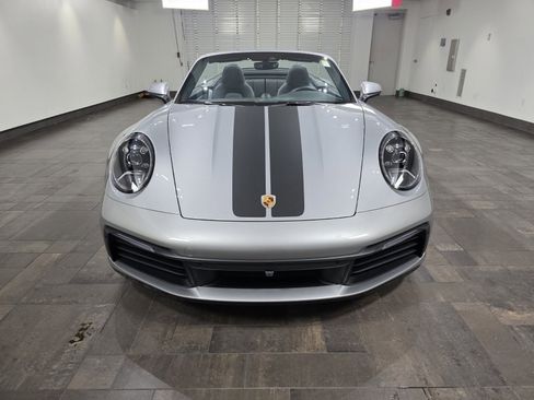 Used 2023 Porsche 911 Carrera image 2