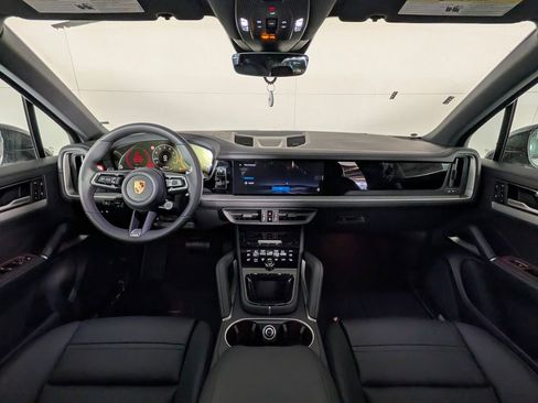 New 2026 Porsche Cayenne image 21