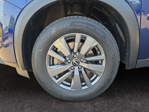 Used 2025 Nissan Pathfinder SV FWD image 28