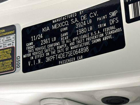 Used 2025 Kia K4 LXS image 12