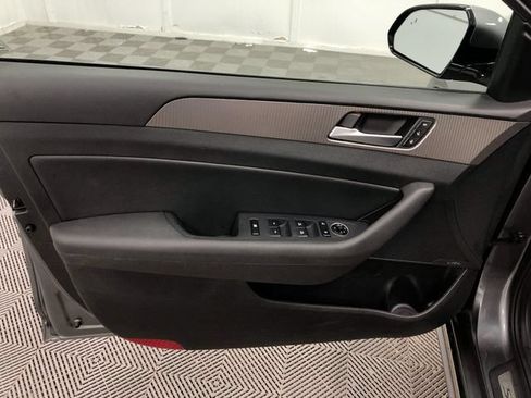 Used 2018 Hyundai Sonata Limited FWD image 11