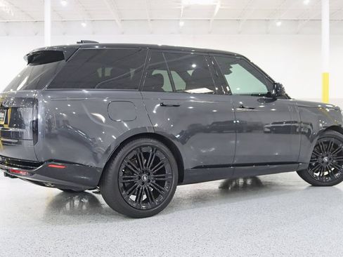 Used 2024 Land Rover Range Rover SE AWD/4WD image 8