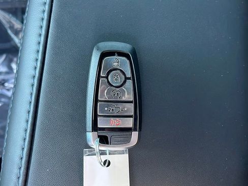 Used 2025 Ford F350 Platinum image 26