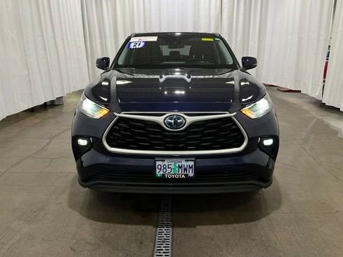 Certified 2021 Toyota Highlander LE AWD/4WD image 8