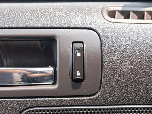 Used 2012 Ford Mustang GT Premium image 34