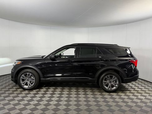 Used 2026 Ford Explorer Active w/ Active Comfort Package AWD/4WD image 9