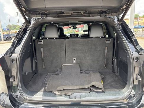 Used 2021 Toyota Highlander XSE AWD/4WD image 30