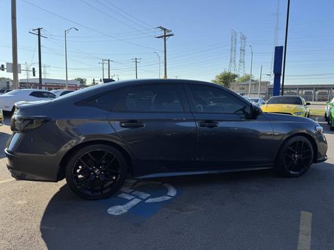 Used 2023 Honda Civic Sport image 4