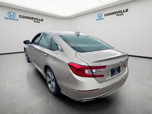 Used 2018 Honda Accord Touring image 7