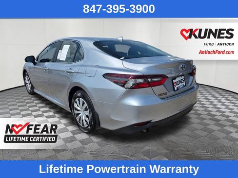 Used 2022 Toyota Camry LE FWD image 5