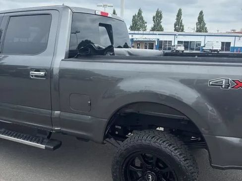 Used 2017 Ford F250 Lariat w/ Chrome Package AWD/4WD image 4