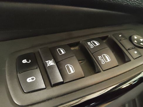 Used 2023 Jeep Cherokee Altitude Lux w/ Lux Elite Package AWD/4WD image 27