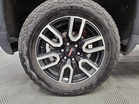 Certified 2025 GMC Sierra 1500 AT4 w/ AT4 Premium Package AWD/4WD image 52