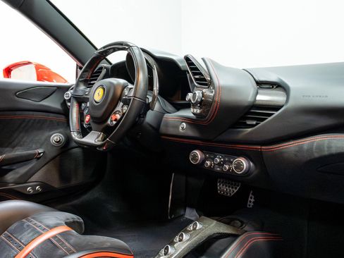 Used 2018 Ferrari 488 GTB image 29