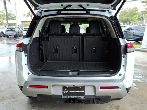 Certified 2025 Nissan Pathfinder Platinum image 36