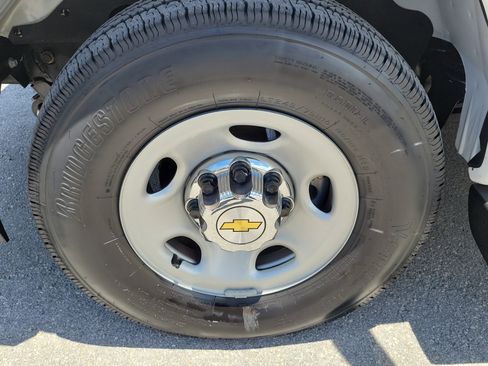 Used 2025 Chevrolet Express 3500 LT w/ LT Preferred Equipment Group RWD image 27