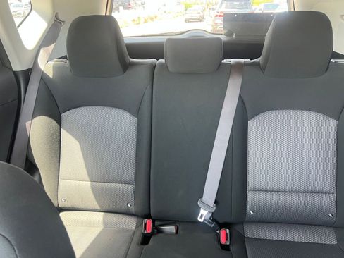 Used 2025 Kia Soul LX w/ LX Technology Package FWD image 38
