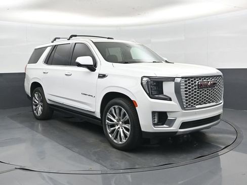Used 2021 GMC Yukon Denali w/ Denali Premium Package image 1