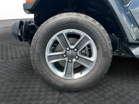 Used 2021 Jeep Wrangler Unlimited Sahara AWD/4WD image 14