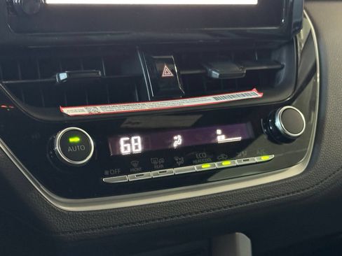 Used 2025 Toyota Corolla Cross AWD Hybrid image 22