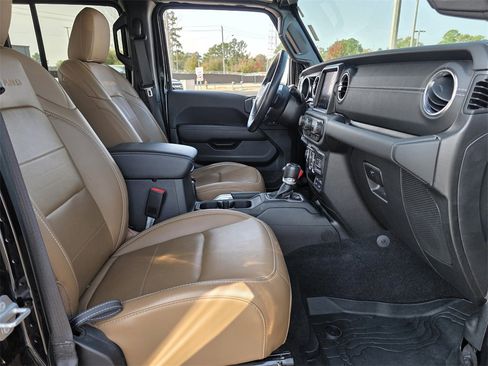 Used 2021 Jeep Gladiator Overland w/ Popular Equipment Package image 29